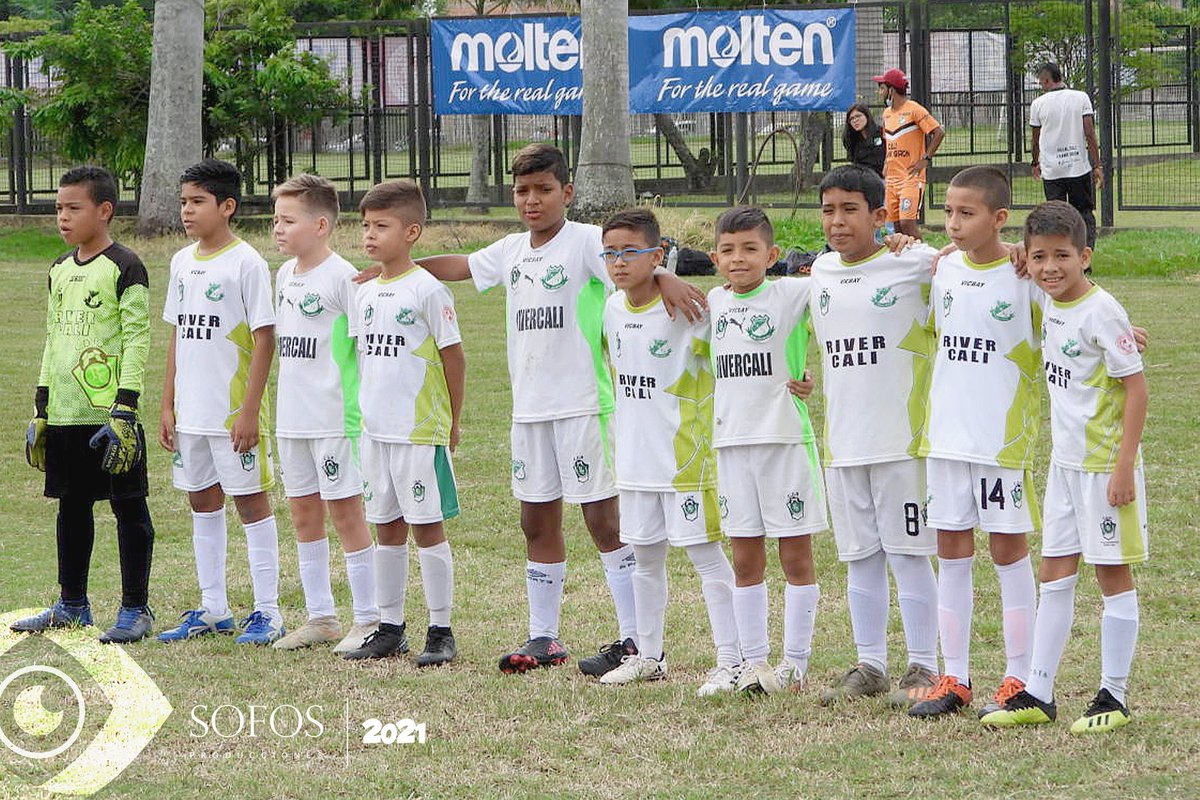 SofosProduccion's tweet photo. 📸 Estas son las imágenes que nos dejaron el primer día de competencias en el Campeonato Departamental de @lifutbolvalle 2021.
#FamiliaSOFOS https://t.co/a6502Y1pEh