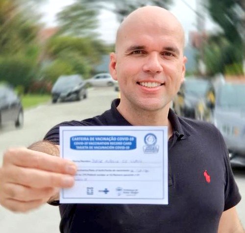 jorgecurtis's tweet photo. Hoje foi o dia da 2ª dose! Na seringa que contém a dose da vacina, carrega bem mais que os 5 mls de proteção, representa mais do que uma simples picada, representa a esperança por dias melhores. #2dose #VivaoSUS #VivaaCiência #vacianaparatodos #vacinasim #ForaBolsonaro #vacina https://t.co/5SOY1AetzF