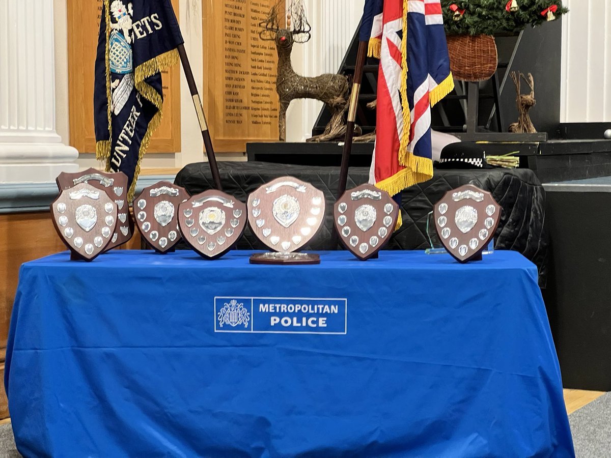Tonight was the @MPSCroydon cadet awards evening. A great ceremony. Thanks to Colonel Ray Wilkinson, @croydon_king and @mpsdavestringer who presented awards to the cadets. #proud @CroydonVpc @CroydonVA