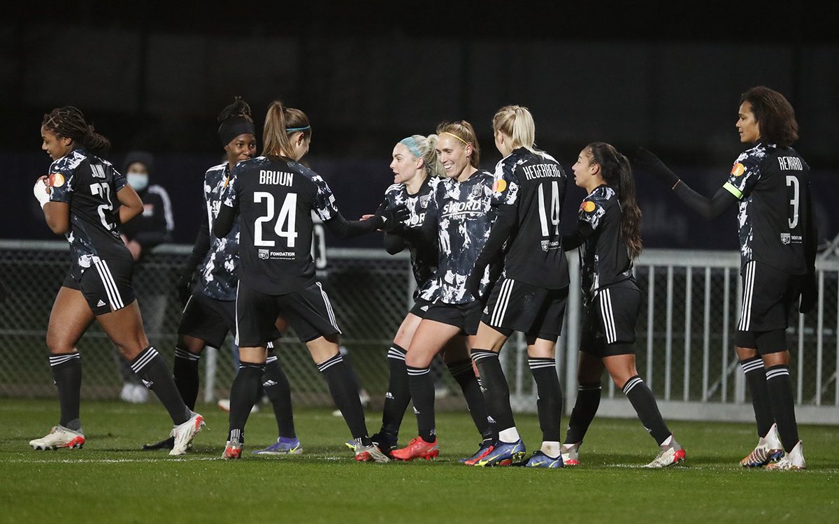 FanCollectif's tweet photo. QUARTER-FINALISTS
Congratulations to @OLfeminin and @PSG_Feminines on getting to the last 8 of the @UWCL
#UWCL || #OLFem || #PSGFem https://t.co/5SvYfNMBRR