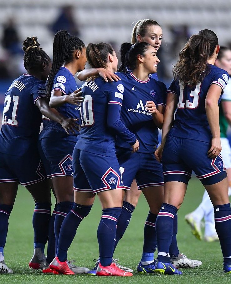 FanCollectif's tweet photo. QUARTER-FINALISTS
Congratulations to @OLfeminin and @PSG_Feminines on getting to the last 8 of the @UWCL
#UWCL || #OLFem || #PSGFem https://t.co/5SvYfNMBRR