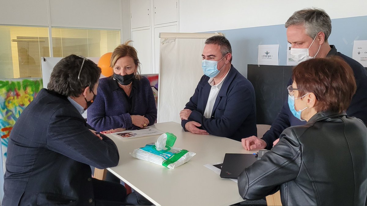 paorliac (@paorliac) on Twitter photo L'évolution des services client a développé la filière des spécialistes, un accompagnement haut de gamme pour nos clients dans les moments clés. A Bordeaux, <a href="/Olivier_Mast/">Olivier Mast</a> en immersion auprès des précurseurs de la filière, service client VIP, et réclamation présidence L'évolution des services client a développé la filière des spécialistes, un accompagnement haut de gamme pour nos clients dans les moments clés. A Bordeaux, <a href="/Olivier_Mast/">Olivier Mast</a> en immersion auprès des précurseurs de la filière, service client VIP, et réclamation présidence