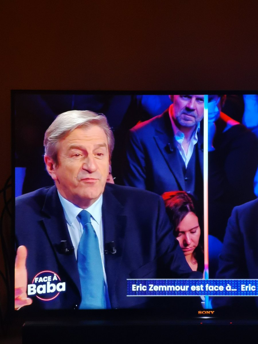 He mais en fait il parle bien français Robert De Niro

#zemmour #faceababa