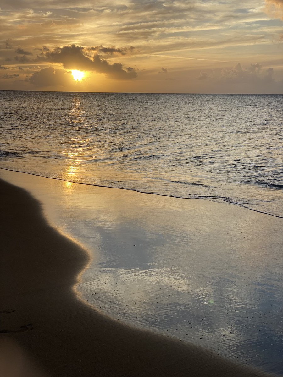 ciomail's tweet image. Hanging out in St Kitts - Nevis