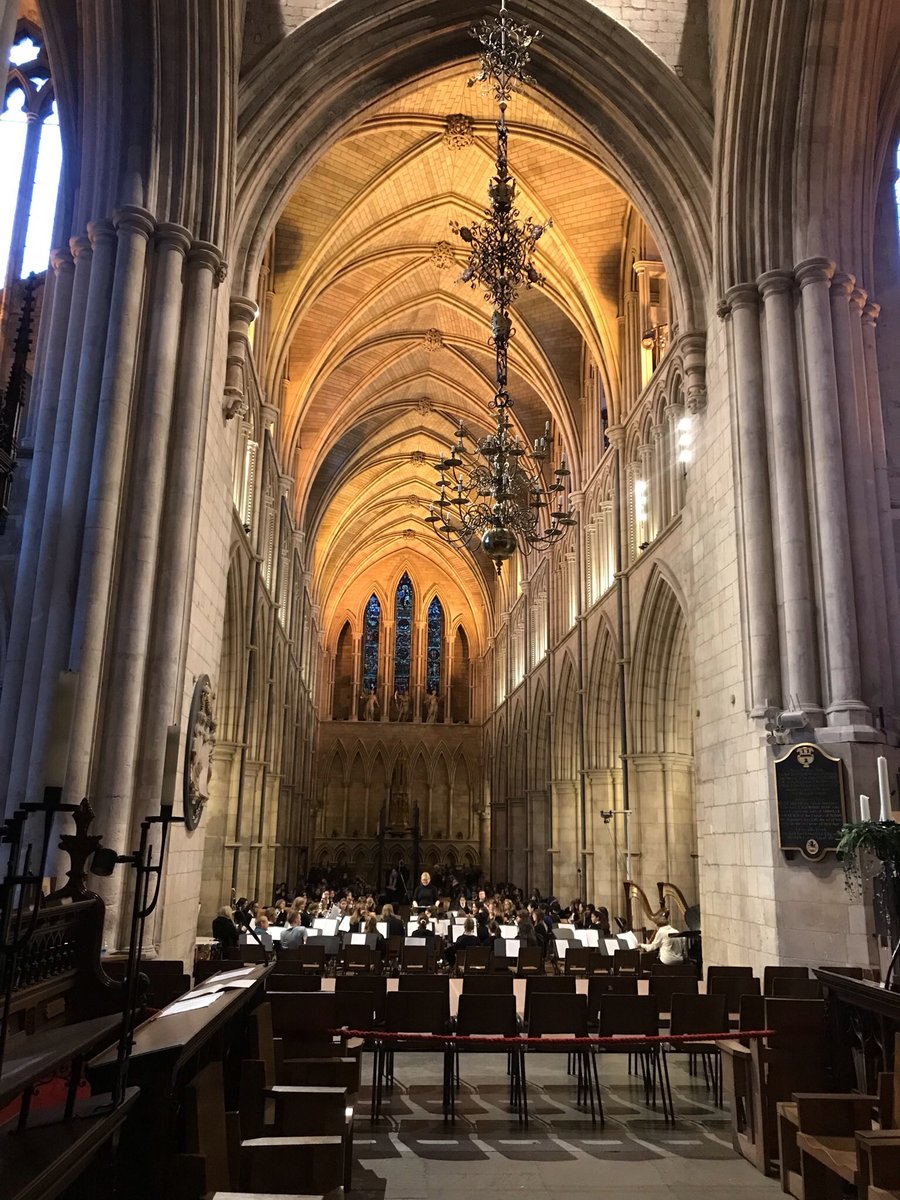 After a sensational concert with JAGS at Southwark Cathedral last week, we’re overjoyed to finish our term with a Community Carols event supported by James Allen Community Orchestra #jaco 
We raised over £200 for charity.