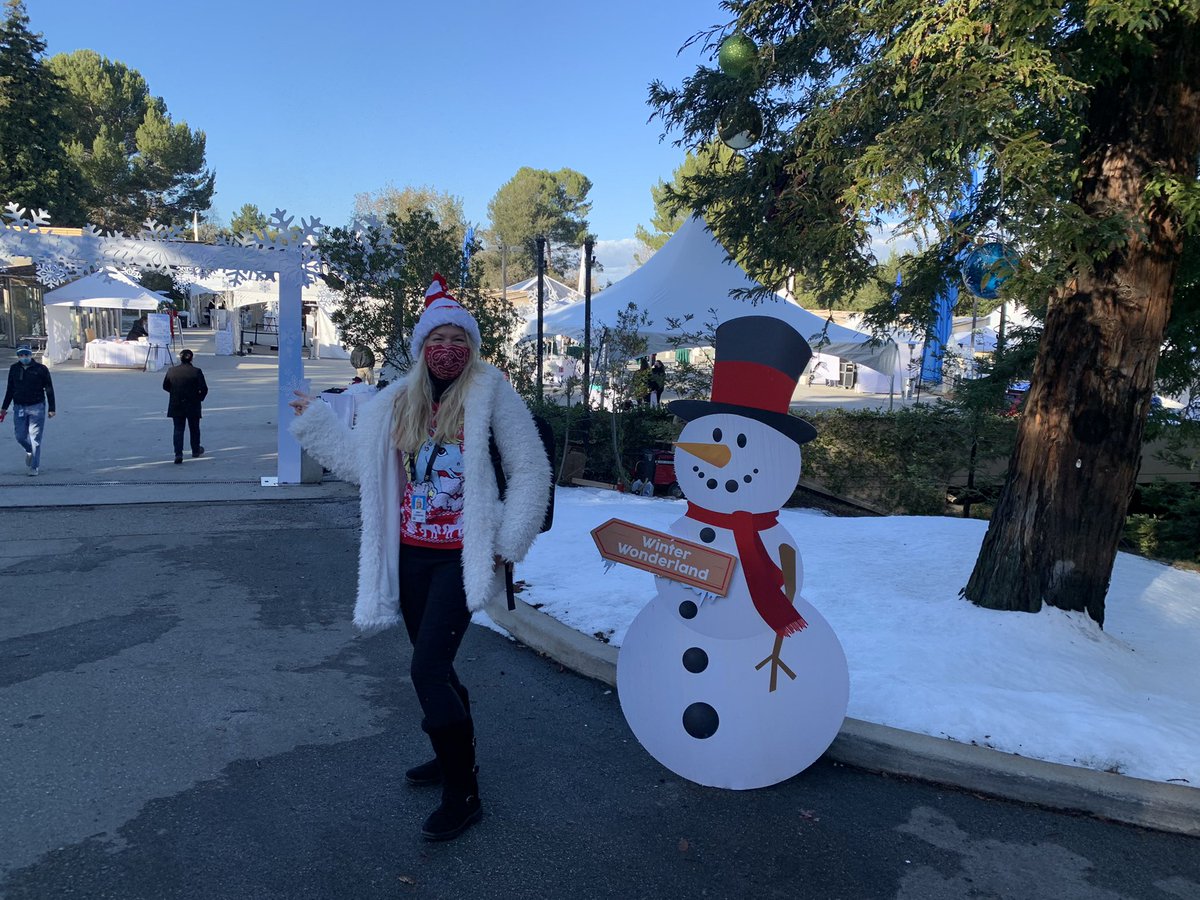 Time for <a href="/SAP_BayArea/">SAP Bay Area</a> holiday winter wonderland! I am in the SAP BWN booth talking abt all the great stuff we do for our members <a href="/LifeatSAP/">Life at SAP</a>