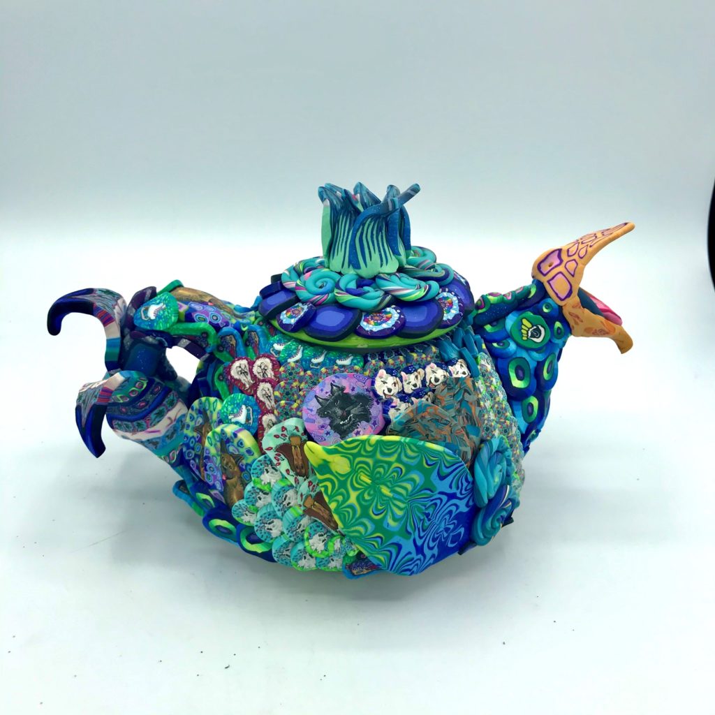 art2chgtheworld's tweet image. How great would these teapots be as a gift for the tea-drinker in your life? Check out these decorative beauties by @LaylM: 

arttochangetheworld.org/shop/squawking…

arttochangetheworld.org/shop/little-ch…

#polymerclay #artistsontwitter