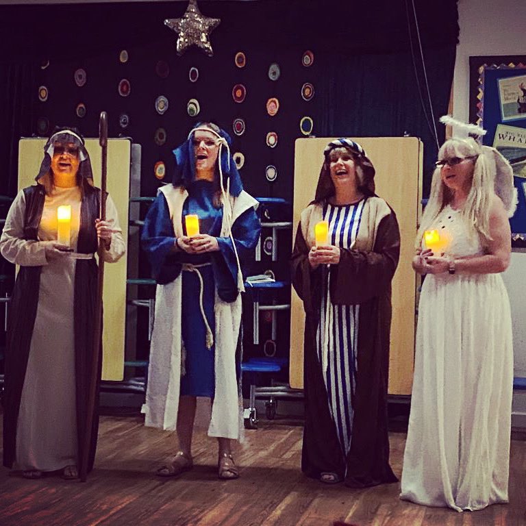 Oh Holy Night deserves some costumes this week 😊 #newoutfits #MerryChristmas #INHOUSEquartet #Mary #Joseph #Shepherd #AngelGabriel #Nativity ⭐️ 🐑
