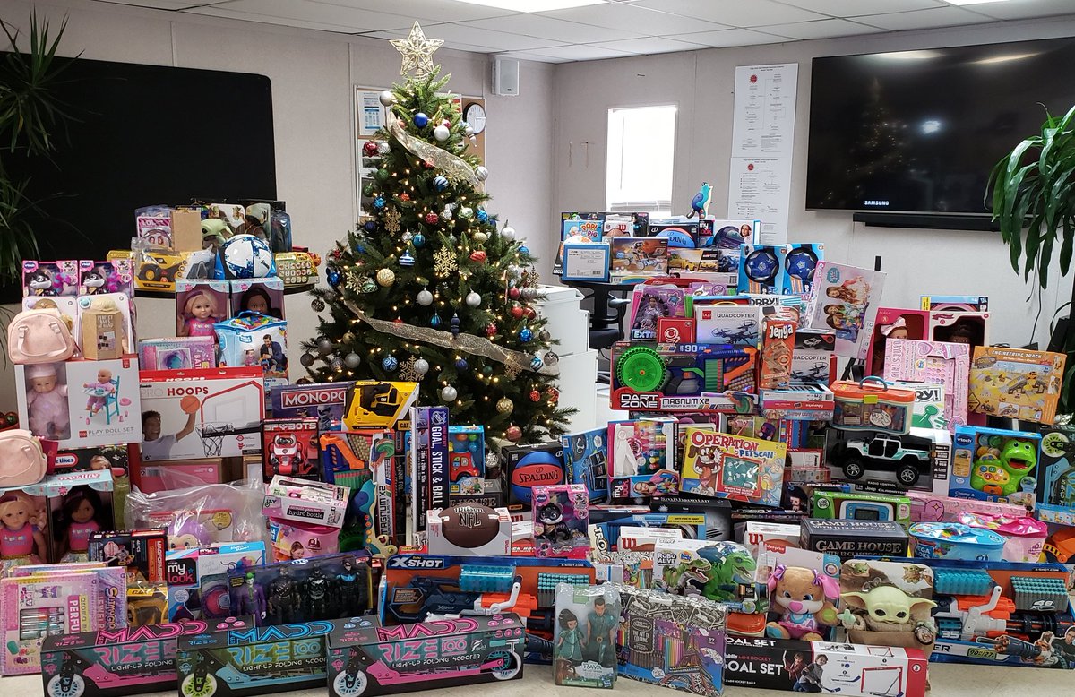 IamJonWells's tweet photo. Virgin Orbit Mojave toy drive. https://t.co/0EuOQQkk6g