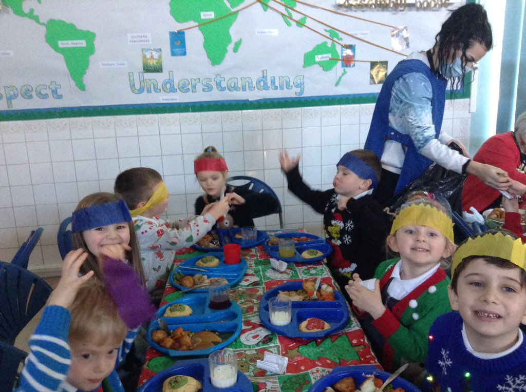 MissThompsonGPS's tweet photo. Christmas dinner day with my little puddings! Pulling crackers, telling jokes, Christmas songs and very full bellies! Thank you so much to our wonderful kitchen staff for a lovely lunch! 🎄🎅🏼✨ #GPSCommunity https://t.co/zt7OQUPpnX