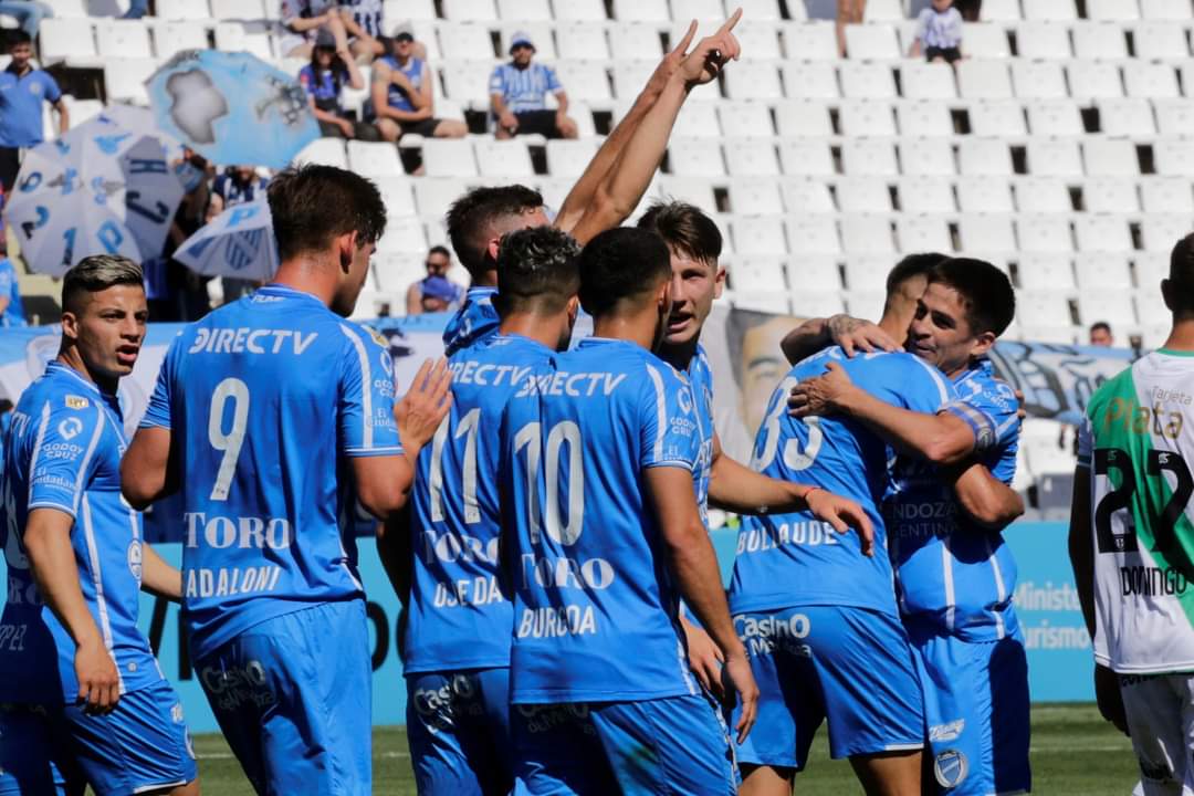 GodoyCruzData's tweet photo. ¿#GodoyCruz se queda sin sus laterales?
Elías López e Ian Escobar se encuentran a préstamo, el cual finaliza el 31/12. 
Damián Pérez, que llegó libre, finaliza su vínculo con el Tomba también a fin de año.

Analizamos su rendimientos en la Liga recientemente finalizada 👇 https://t.co/dYXUdYmrIJ
