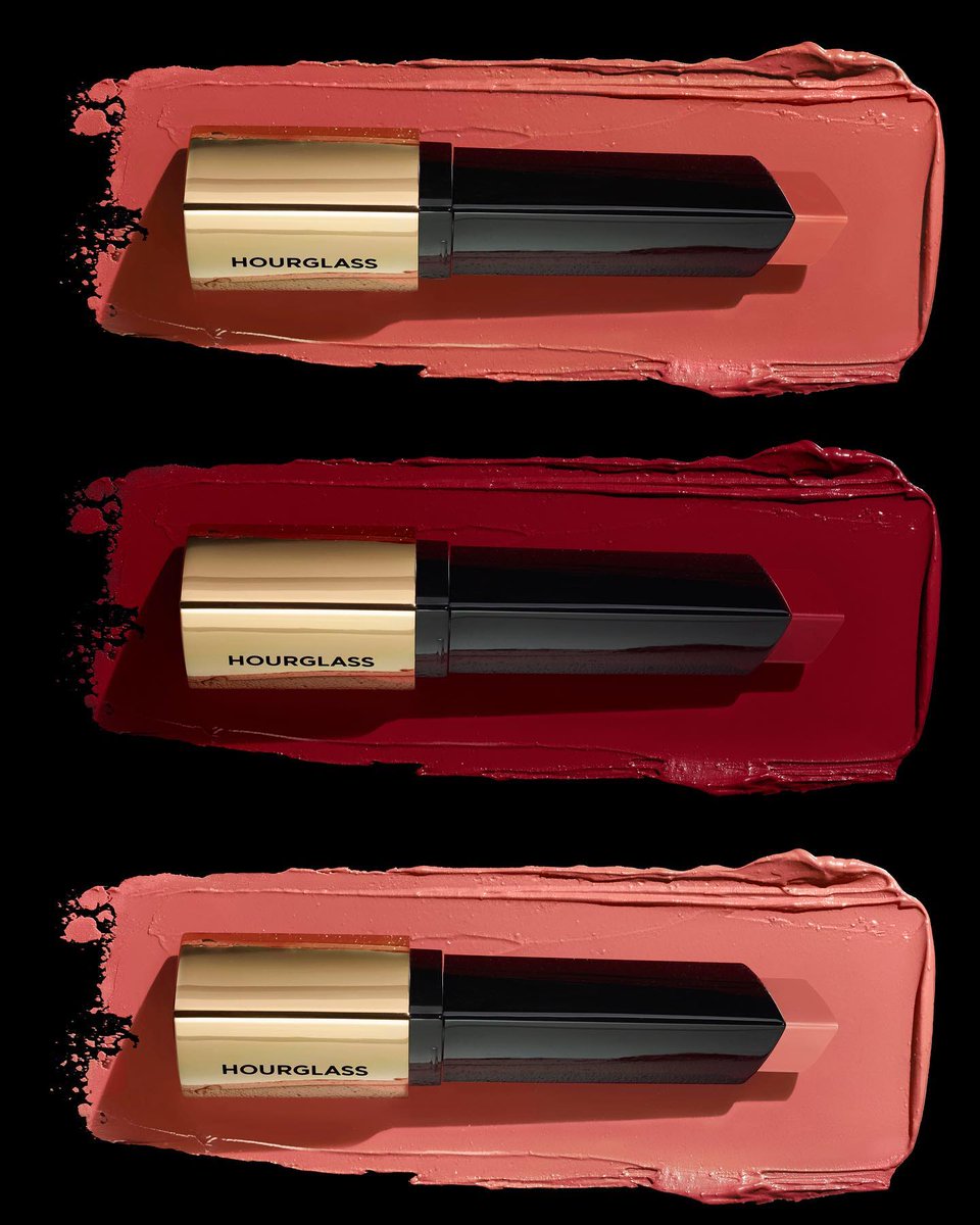 “Glides over skin to leave behind a light-as-air tint.” <a href="/BazaarUK/">BazaarUK</a> calls Vanish Blush Stick one of the best cream blushes for a natural glow: bit.ly/3dvtFNI 
 
Shop now: bit.ly/3lNAizw   

#HourglassCosmetics