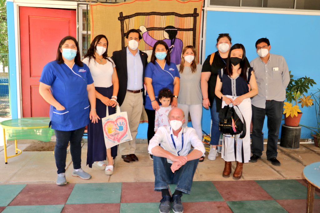 DPPColchagua's tweet photo. Esta mañana, DPP #Colchagua @CuadraLizana junto al Director de @SenadisOHiggins @KristianJahn visitaron el PMI @JUNJI_OHiggins "Manitos Pintadas" del rural sector El Membrillo de #Lolol para revisar el avance del Programa de Atención Temprana que realiza nuestra Delegación. https://t.co/s3HyNSBWWf