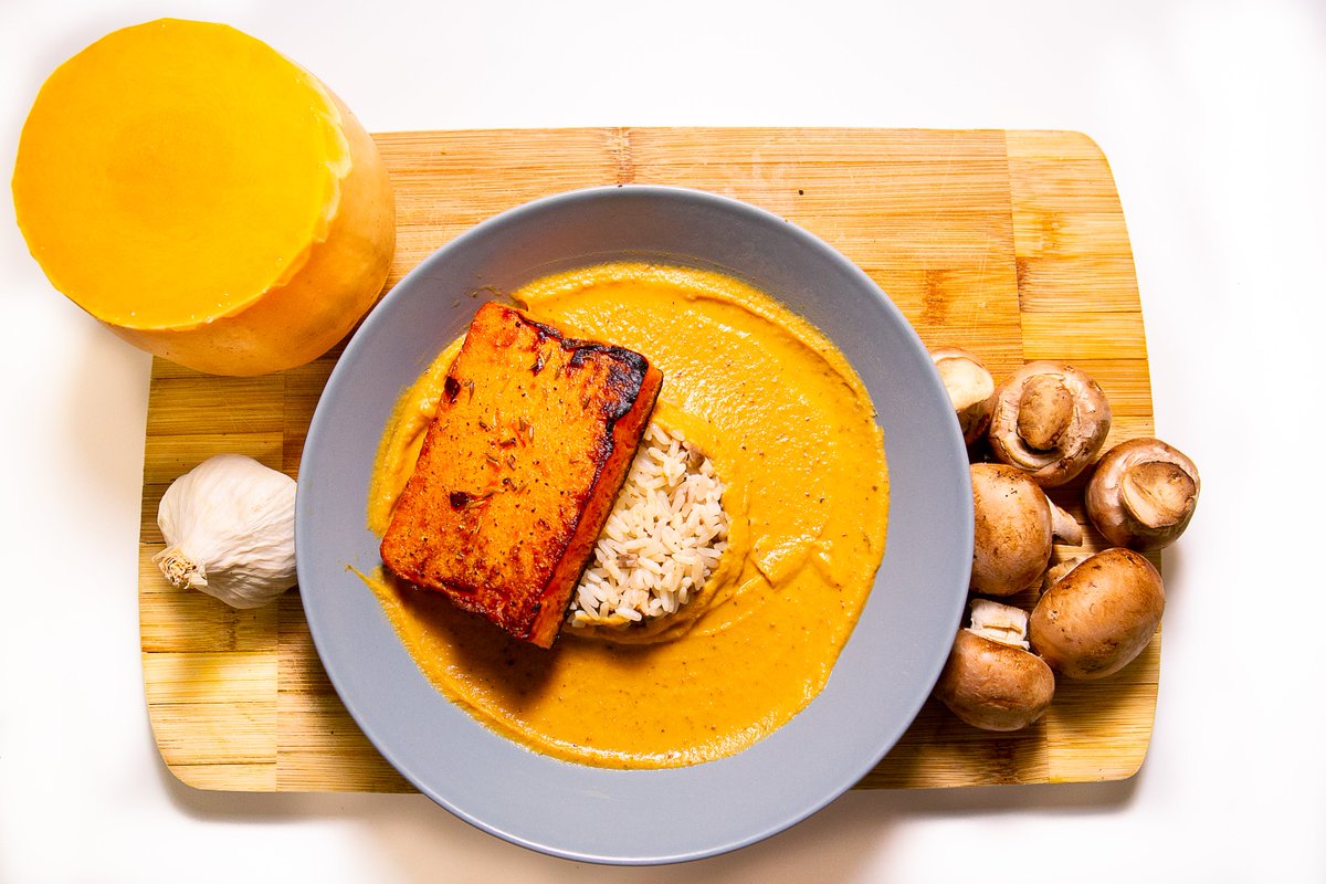 Nos joueurs LoL sont bien arrivés à nos locaux ! On leur a préparé un petit plat à base de butternut, châtaignes et champignons ! 😇

L'occasion de leur faire découvrir un peu la cuisine française avant le début de la #LFL !  🔥🔥

#400gChallenge #EU