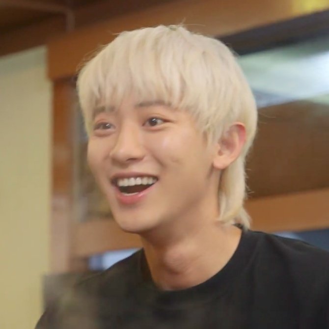 92LOOKS's tweet photo. #찬열 https://t.co/Xu0ji9QV8r