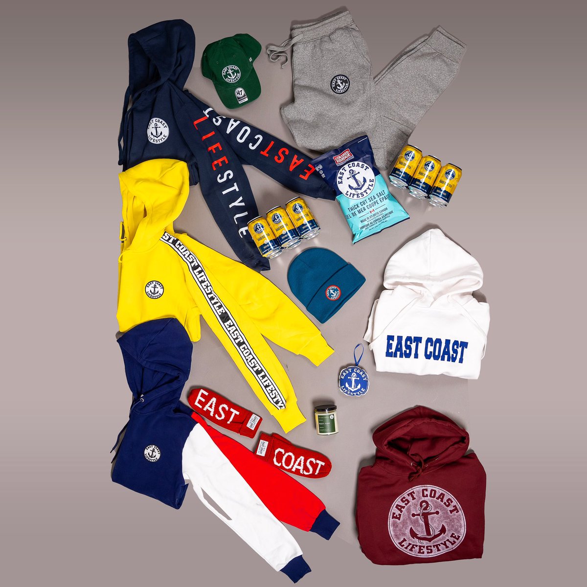 EASTCOASTLIFEST's tweet photo. 🎉 GIVEAWAY 🎉

Win this prize pack! To enter:

✅ RETWEET 
✅ Tag 3 friends  
✅ Follow @AlexEastCoast &amp; @EastCoastBevs 

Winner will be selected on December 23rd 🚨 Must be following the above accounts &amp; also have retweeted this post to win 🎁 #giveaway #canada #usa #christmas https://t.co/fJq1IQ9nbm