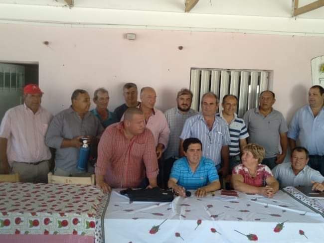 IafepChaco's tweet photo. Los consorcios de servicios rurales son entidades de bien público que permiten el desarrollo de los productores de la Agricultura Familiar, es nuestro deber compañarlos en estos procesos de regularización de su Personería  Jurídica que garantiza su normal funcionamiento + https://t.co/LQFLcXDhoI