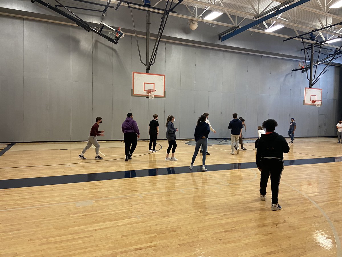 A peek into 2 of our 3 current units: Badminton and Basketball. Ms. P <a href="/PomaricoPE_BHS/">Cindy Pomarico</a> was working hard in the weight room 💪💪<a href="/BCSDBulldogs/">Beacon Athletics</a>