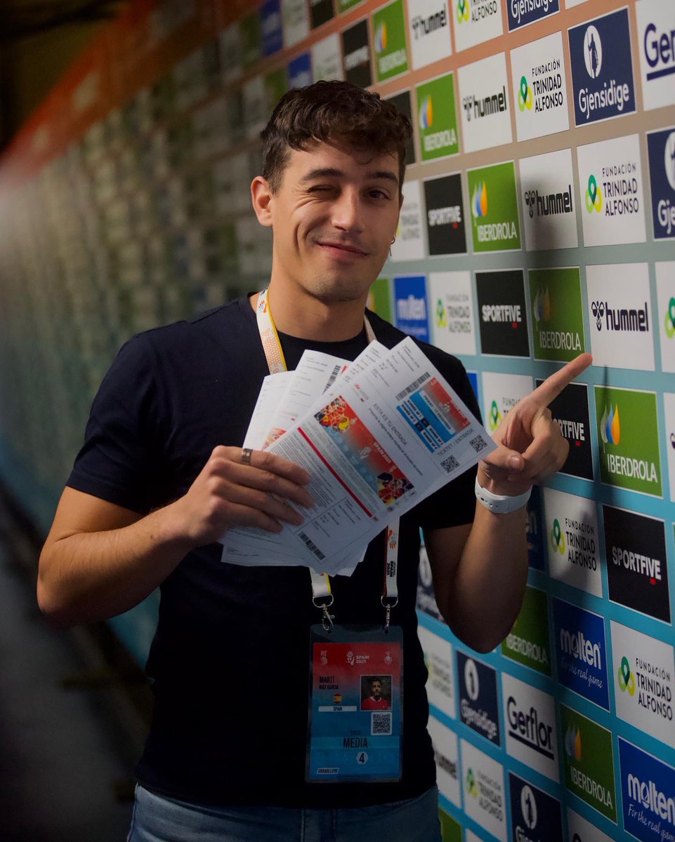 🎟️🔥 𝐒𝐎𝐑𝐓𝐄𝐎 𝐄𝐗𝐏𝐑𝐄𝐒𝐒

¡¡𝗚𝗮𝗻𝗮 𝟮 𝗲𝗻𝘁𝗿𝗮𝗱𝗮𝘀 𝗱𝗼𝗯𝗹𝗲𝘀 para ver las semifinales del Mundial!!

⚠️ Para participar:⠀⠀
1️⃣ Sigue a <a href="/martiruizhb/">Martí Ruiz</a> &amp; <a href="/hummelspain/">hummel ES-PT</a> 
2️⃣ RT a este tweet
⠀⠀⠀⠀⠀⠀⠀⠀⠀
Anuncio el ganador mañana viernes 17/04 a las 16.00 h 🤩🙌🏼