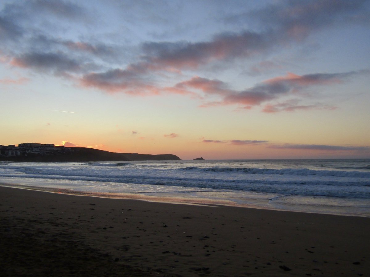 Sunset. Fistral Beach. Thank you very much 👌
⁦@beauty_cornwall⁩ ⁦@BBCCornwall⁩ #FistralBeach