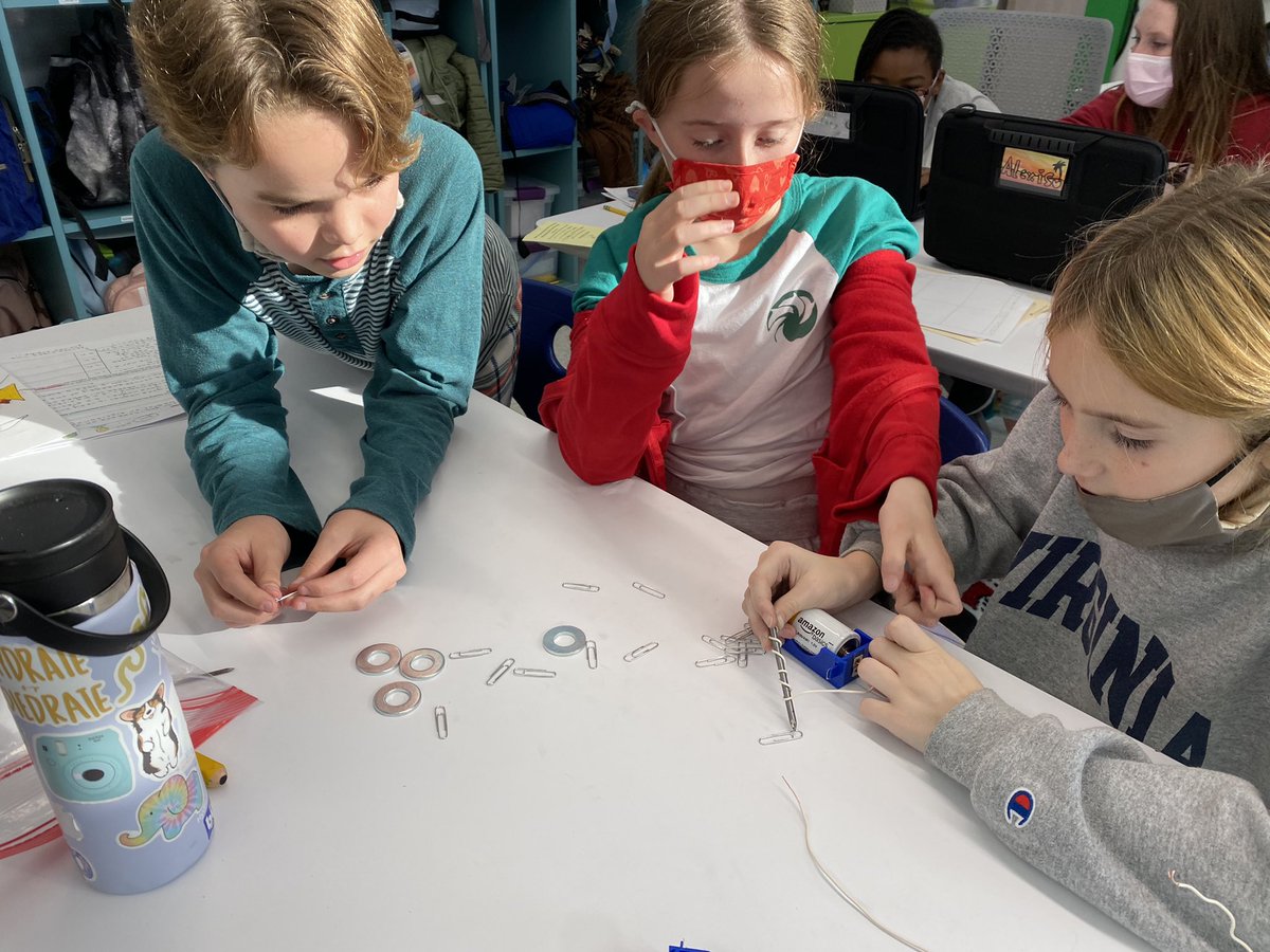 MrsReidelbach's tweet photo. 5th grade ADI investigation: How can we strengthen an electromagnet? How do we measure strength? @JbdElem @eajumper @VBGifted https://t.co/cC5IThwiUI