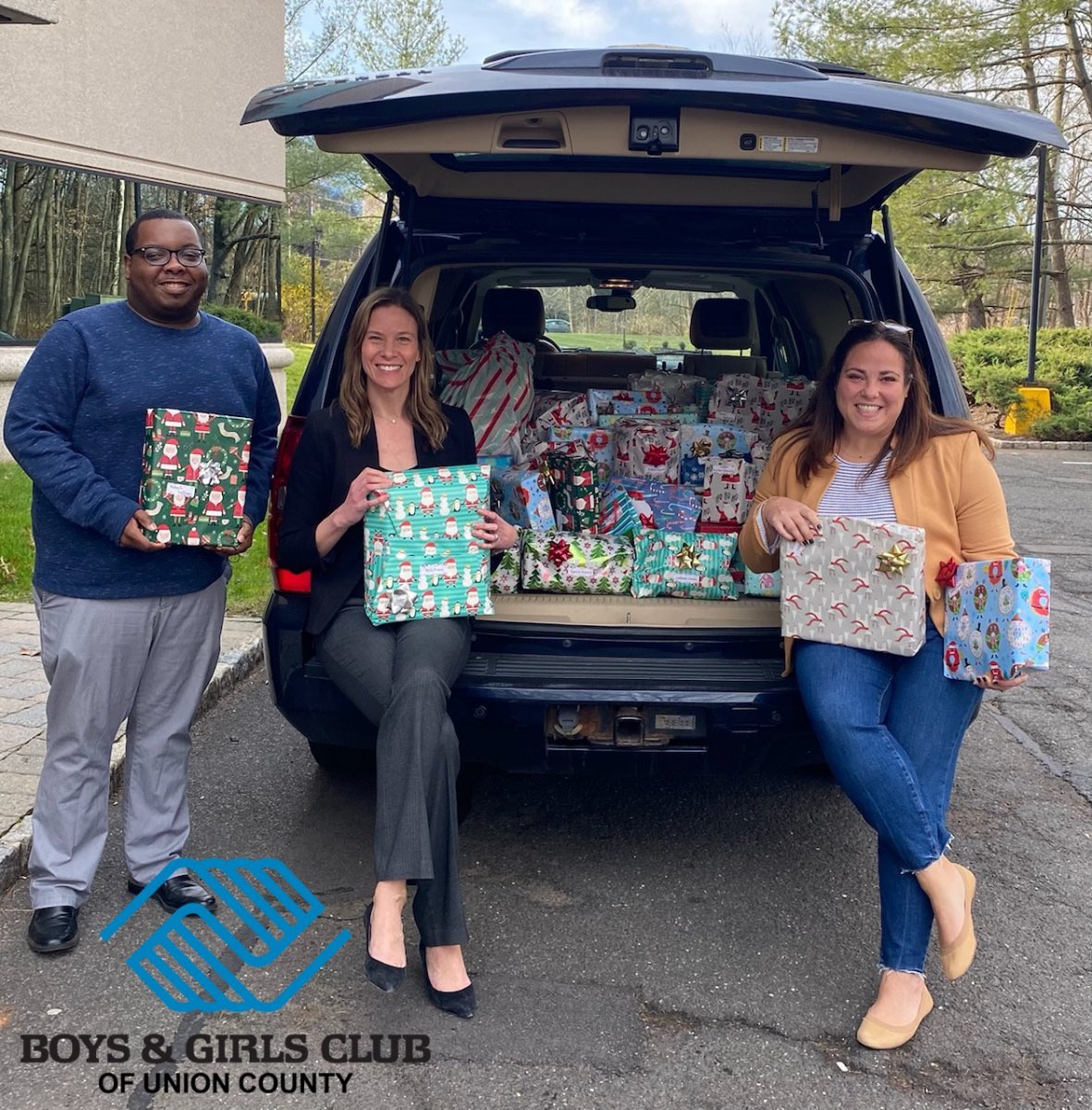 Thank you to Board Member, Lisa Gingeleski, Club Alumni, Nicole Kobis, and ALL our friends at Lindabury for your generous donations to the Plainfield Club!! Our members will be filled with cheer and gladness! 
#bgcuc #WhateverItTakes #lindabury #holidaycheer