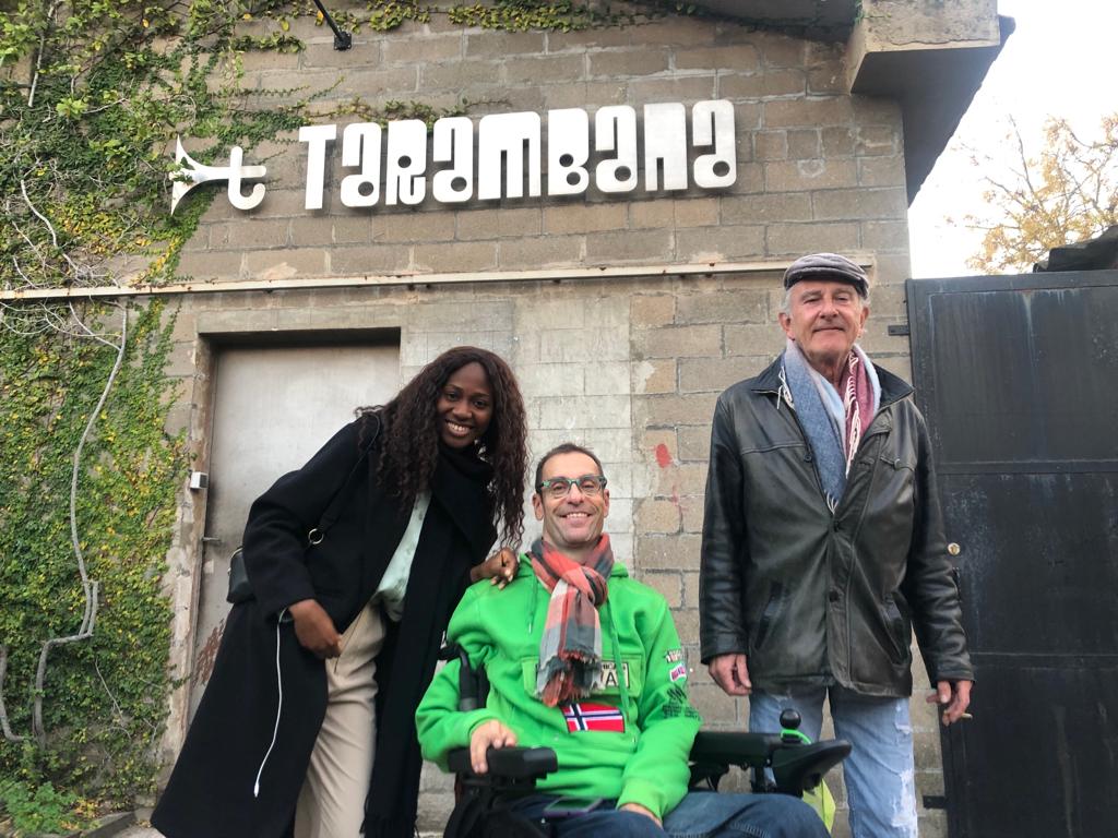 Ahir una bona trobada amb la meva amiga Carme i el Ramon en el restaurant <a href="/eltarambana/">Tarambana</a> un espai gastronòmic i cultural que no us podeu perdre.
#cardadeu