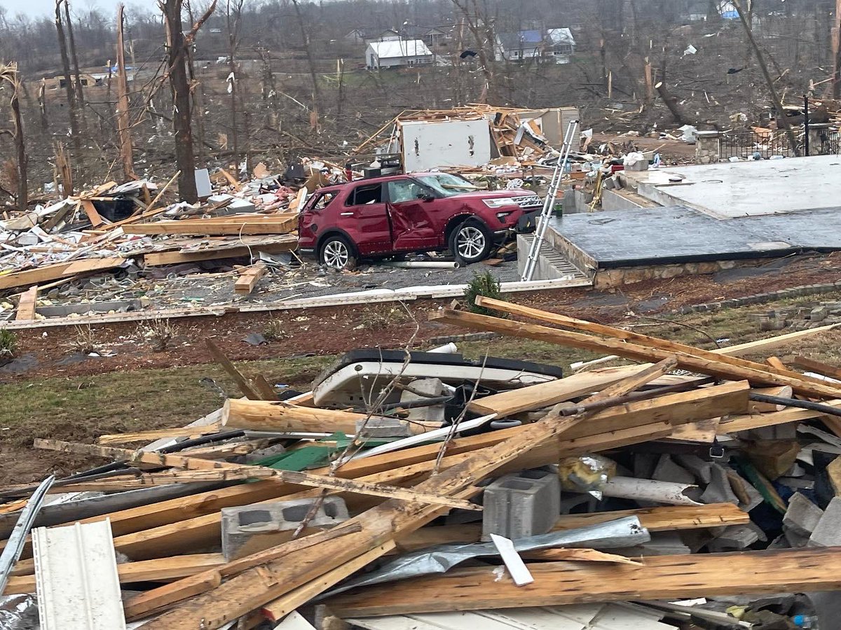 capt33w's tweet photo. Damage in Marshall County. https://t.co/pbE9XvZWhu