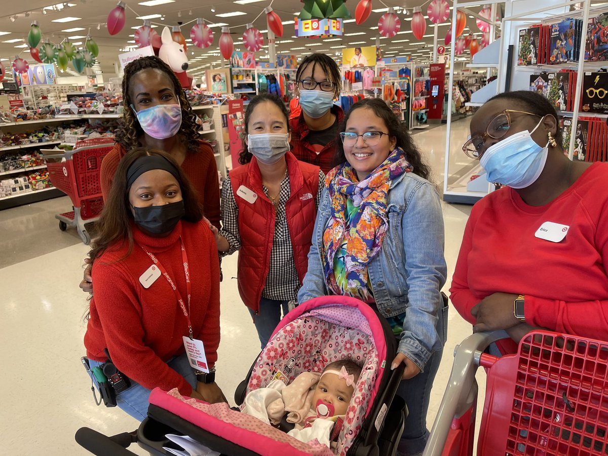 And the holiday giving spirit continues at #T1916 thanks to #TheGreatGiftogether ❤️ @MattParry12 <a href="/jf_powers/">Jessica</a> <a href="/KellyMcGarrity/">Kelly McGarrity</a>