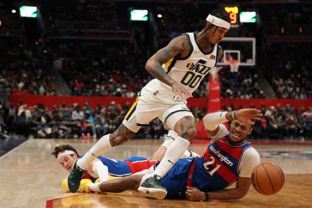 JazzUniTracker's tweet image. 📢 ITS THAT TIME AGAIN

We’re giving away another pair of tickets to Saturday’s game (12/18) vs the Wizards, courtesy of our friends at @WasatchIT 👏

Here’s how to enter:

1⃣ Follow @WasatchIT
2⃣ Follow @JazzUniTracker 
3️⃣ Retweet this tweet

🎄Merry Christmas &amp;amp; Good luck! 🎁