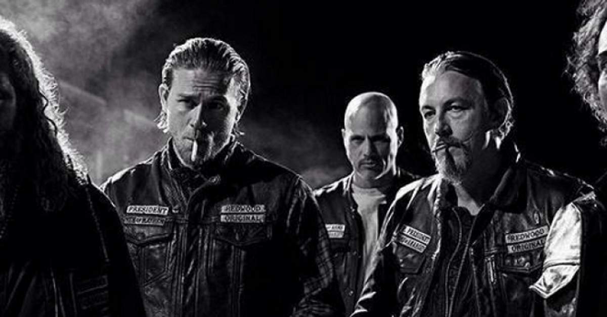 Frasespeliculas's tweet photo. “Cuando pasas tus días arreglando el desastre que hiciste el día anterior, te das cuenta que con una vida así no hay futuro. Sólo hay distracción y remordimiento.”

(Sons of Anarchy) https://t.co/Jsox7cezR1