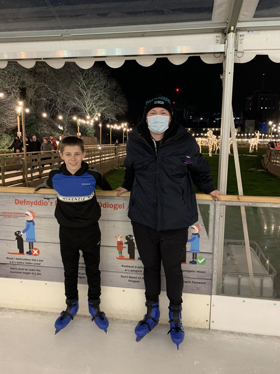 Cardiff Youth Service takeover at Winter Wonderland ⛸❄️🥶

Gwasanaeth Ieuenctid Caerdydd yn cymryd dros Winter Wonderland ⛸❄️🥶