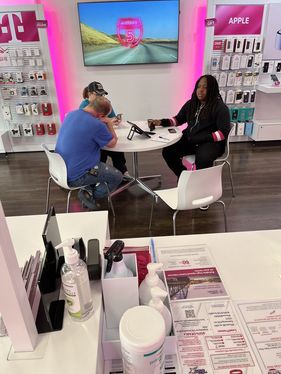 Providing the #MagentaGloveExperience while closing a closing a 6 line TFB