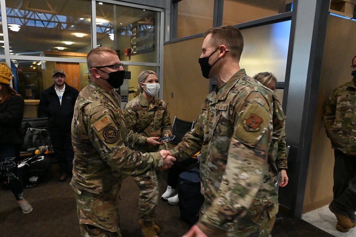 NDNationalGuard's tweet photo. SSG Calvin Nordsletten & TSgt Andrew Rohrich were greeted by friends & family at Hector International Airport, Fargo, ND, upon completion of a 6-month deployment to southwest Asia today! This is the first time Rohrich has seen his daughter in person. Welcome home #HappyHooligans! https://t.co/o1gVIoVCjc