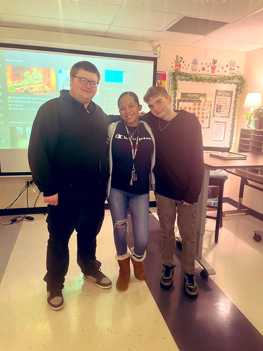 MissCox1501's tweet photo. Celebrating these three seniors graduating early 🎓🤍 We will miss you so much Jalien, Kyle, and Irvin @Hamilton_HHS Best of luck in all of your future endeavors!!! 🥳 @Hamilton_CSD @Hamilton_SEPP #bigblueonthemove https://t.co/NmR4Sydkrk