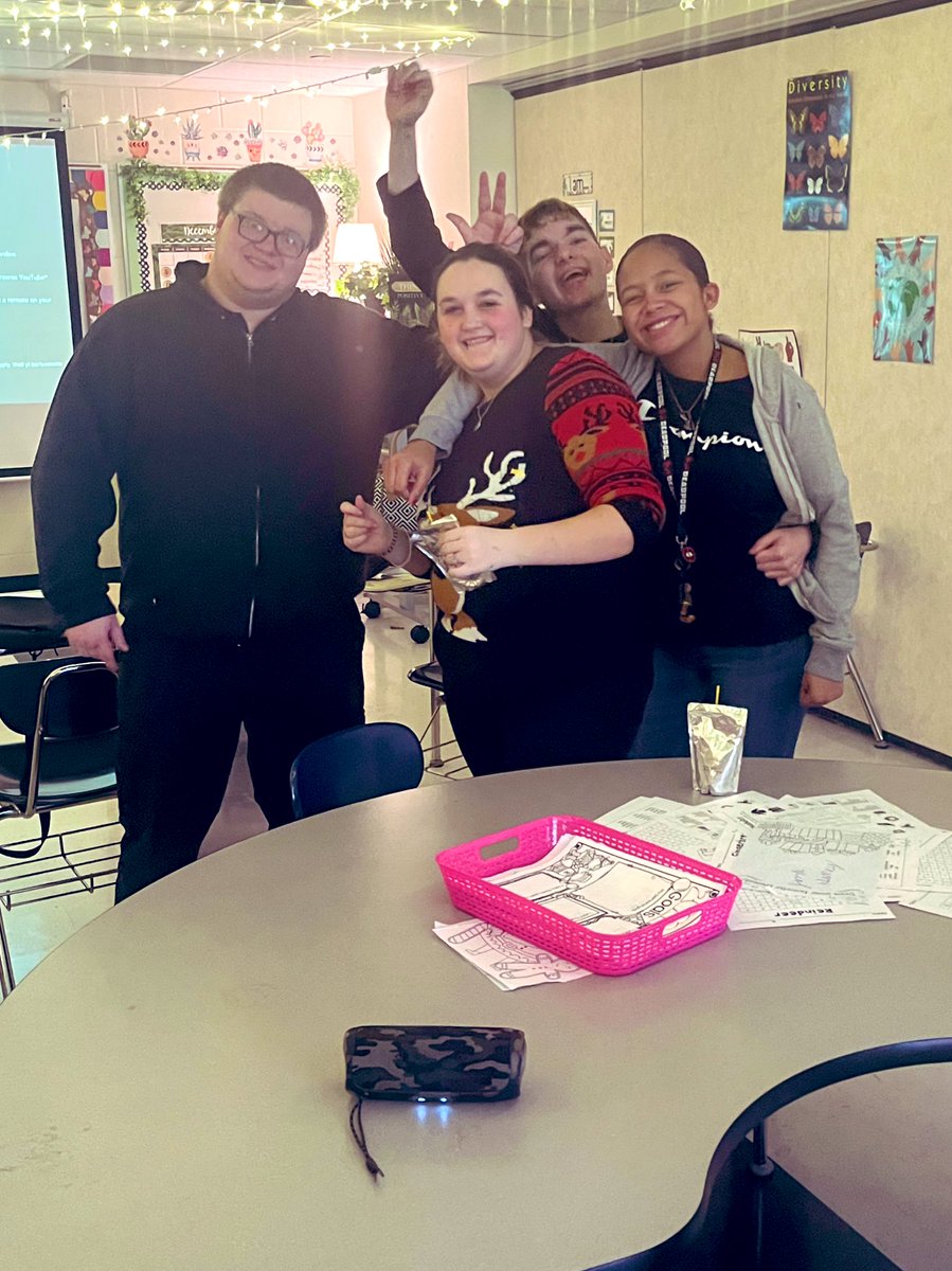 MissCox1501's tweet photo. Celebrating these three seniors graduating early 🎓🤍 We will miss you so much Jalien, Kyle, and Irvin @Hamilton_HHS Best of luck in all of your future endeavors!!! 🥳 @Hamilton_CSD @Hamilton_SEPP #bigblueonthemove https://t.co/NmR4Sydkrk