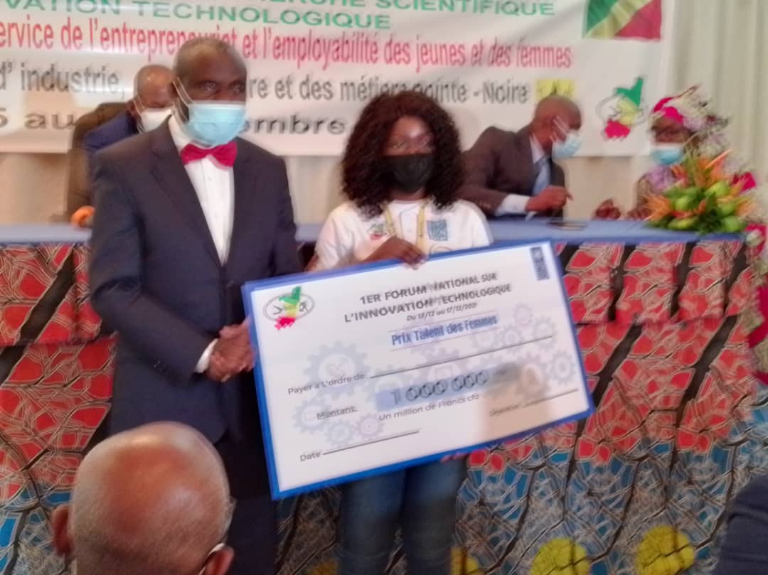 PNUDRepduCongo's tweet photo. Jour2 #Fonit marqué par l'Évaluation des innovateurs, visite distinguée de la ministre de @MESRSIT et remise des chèques des lauréats par le #AcclabCongo . #ChezmoiauCongo #innovation #PointeNoire . @maleye_diop @UNDPAccLabs @UNDPAfrica https://t.co/pDEleM70AU