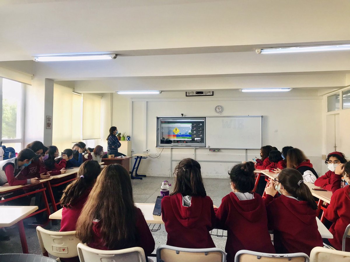 “Where is beauty” students  met online and presented their presentations and posters about “beauty of people” and service learning. It was a great fun to play Kahoot afterwards#erasmusplus#poject#whereisbeauty#ka229 <a href="/ulusalajans/">Türkiye Ulusal Ajansı 🇹🇷 Turkish NA</a> @erasmusprojects.eu @eu.erasmus @erasmus_indire