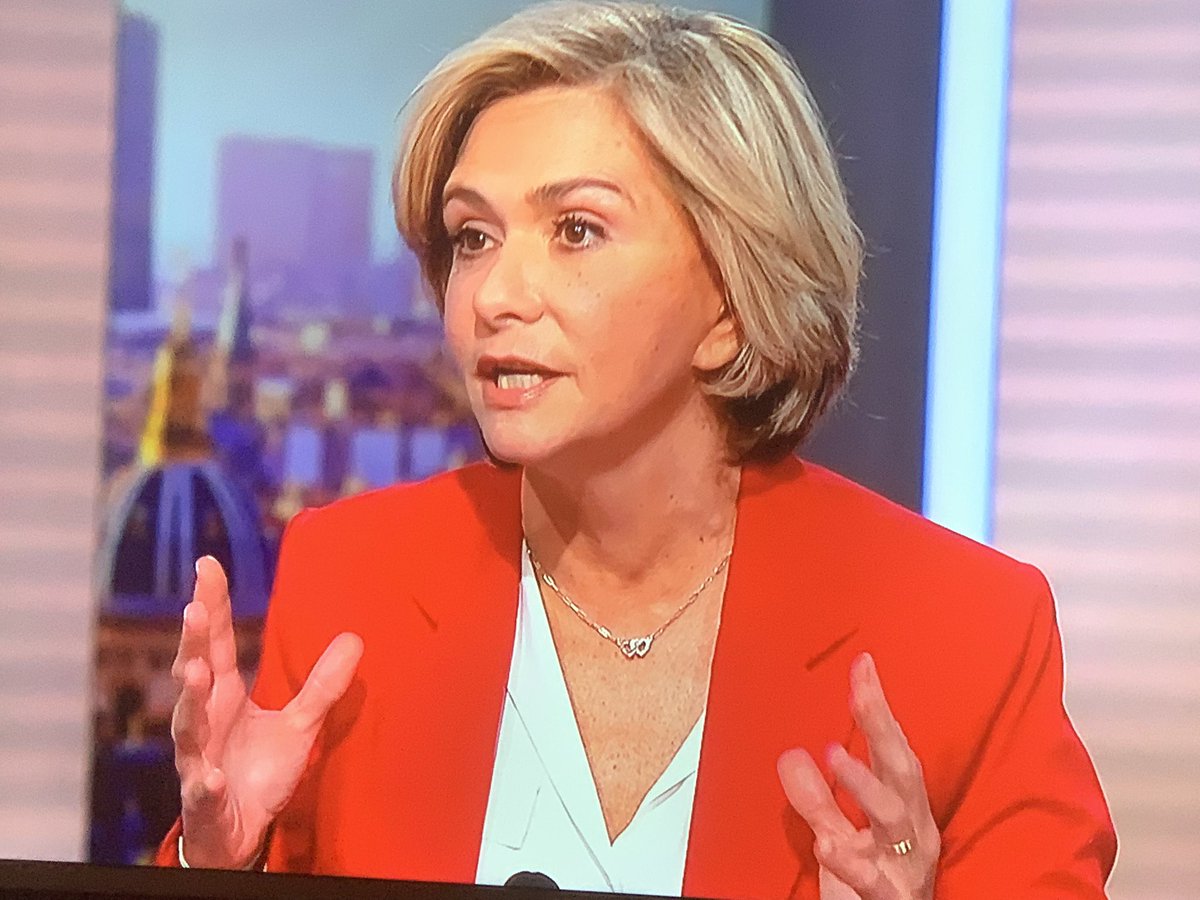jeunesreps29's tweet photo. 📺 @vpecresse « Emmanuel #Macron n'a pas réformé et il ne réformera plus… Lui donner cinq ans de plus, c'est cinq ans de trop ! Je veux réformer en faisant des économies pour redonner du pouvoir d’achat ! » #JT20H https://t.co/psUGnbZcN6