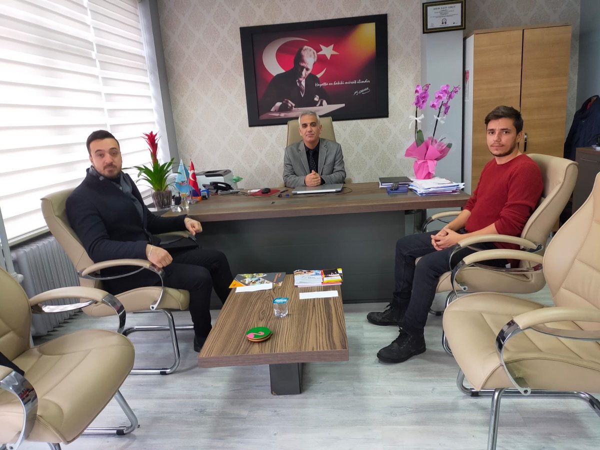 Bugün ziyaretinize Avcılar Bilsem’de birlikte çalıştığımız iki güzel insan geldi. Makamlar geçti ama dostluk baki. Ahdeveya...
