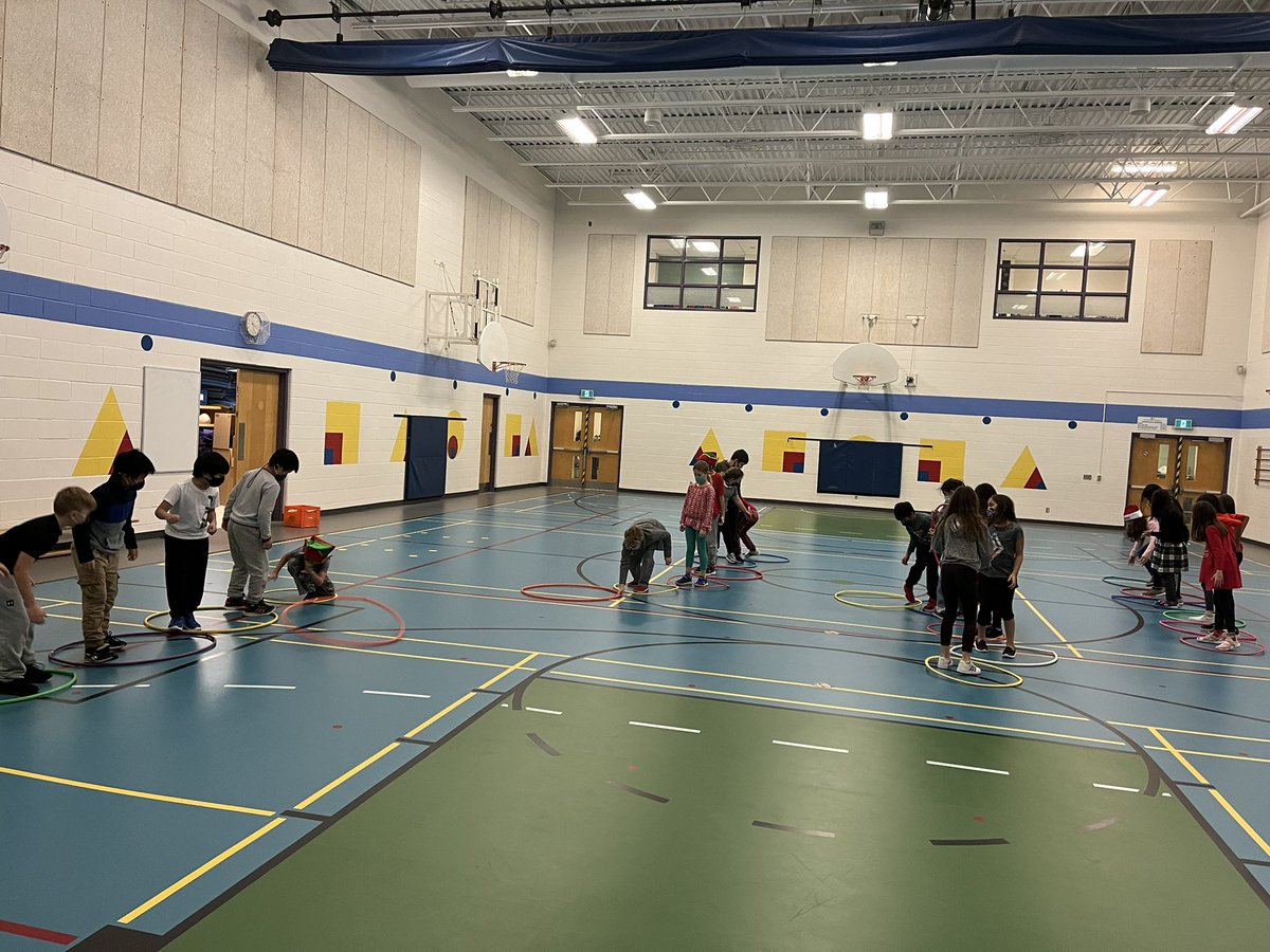 mmeboutros's tweet photo. 4C loved playing #elfexpress today! Busy elves trying to move their sled across the gym @ThomasMoreOCSB @MmeLafrance 🎅🏻🎄 https://t.co/fRWuhgLZ6n