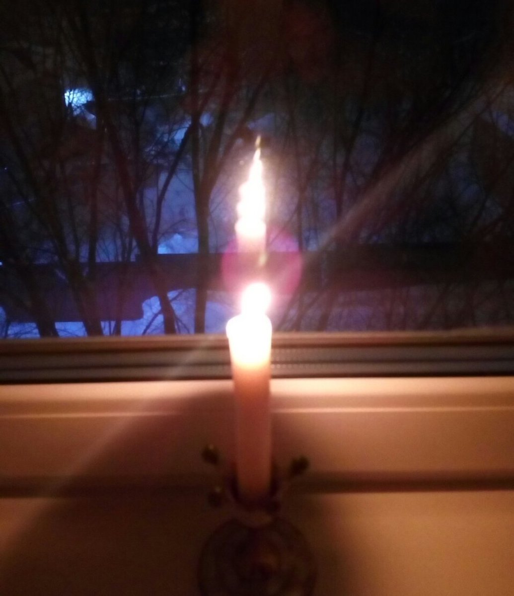 свеча памяти окно