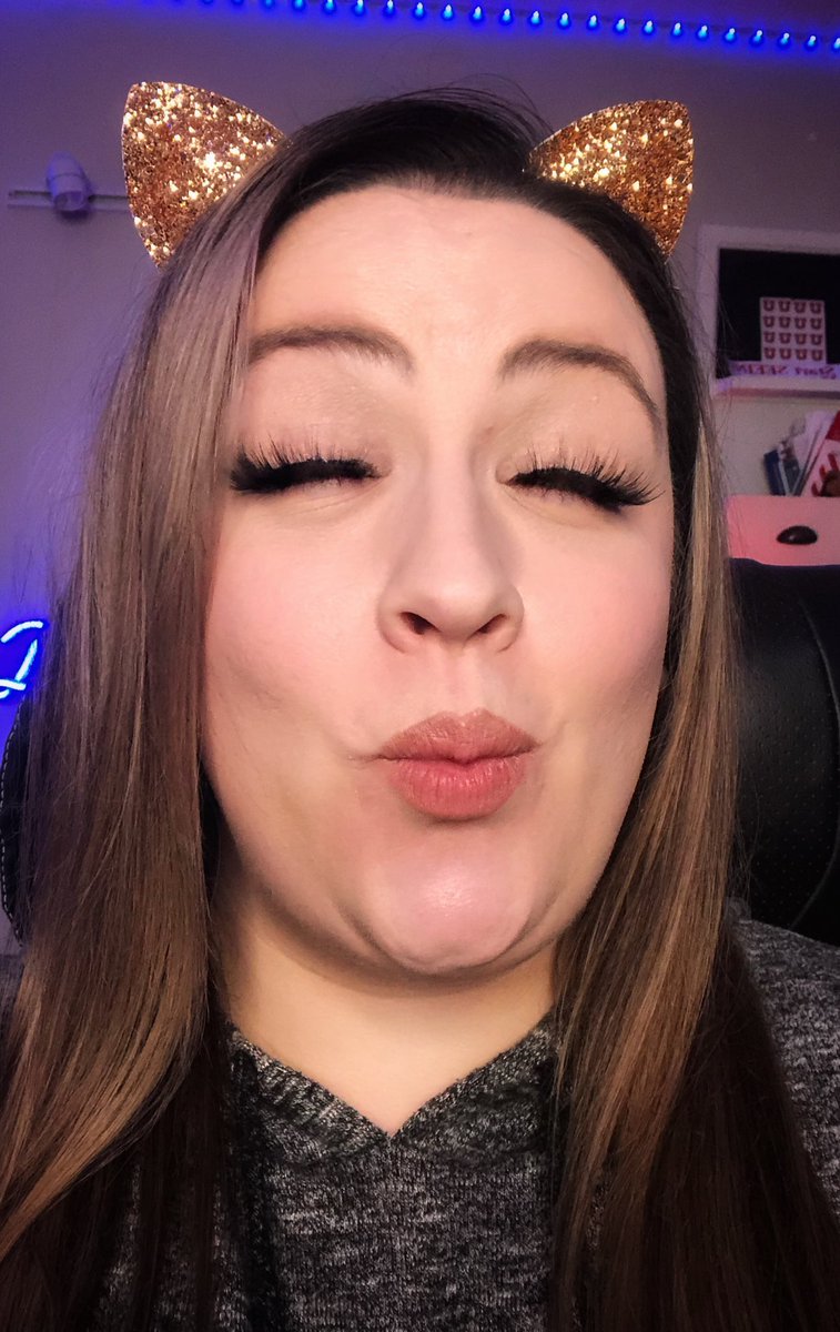 itsReallyOnuh's tweet photo. OMFGGGG 😱 this is TOMORROW!!
Uncapped Christmas-a-thon 🙌 will I stream for 12 hours? 24 hours? 48 hours? YOU DECIDE 🤪🤯🤑
Swing by for good times, laughs, and a bit of holiday cheer Fri-Sat
https://t.co/PHPR40Eo75
#twitch #twitchstreamer #subathon #streammas #KEKW #fypシ https://t.co/WjzfBGcN8D