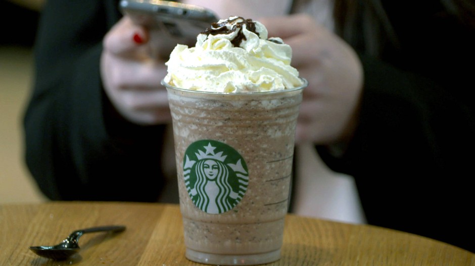 SeYDuNa_21's tweet image. 1-
#Starbucks gercegi..

#Ahmaklar&apos;i gördükce,
daha cok yazasim geliyor

Neymis efendim;
&apos;Alt tarafi #mitolojik bir #logo&apos;ymus

Laf (B)ebesine bak hele
Mitolojiden anlasa icim yanmayacak

Bakalim #Mitoloji diye tanittiklari gercekler neymis,görelim..