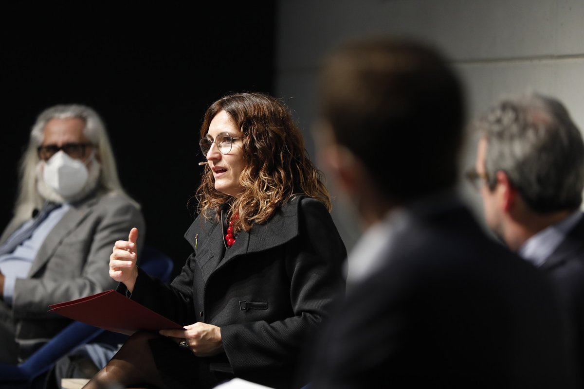 Gencat Digital (@gencatdigital) on Twitter photo <a href="/LauraVilagra/">Laura Vilagrà Pons</a> <a href="/ESADEAlumni/">Esade Alumni</a> <a href="/govern/">Govern de Catalunya</a> “L’Administració ha de posar les persones en el centre, simplificar i millorar els tràmits administratius i impulsar serveis digitals proactius i personalitzats que donin resposta a les necessitats de la ciutadania en els diferents moments de la vida”. <a href="/LauraVilagra/">Laura Vilagrà Pons</a> <a href="/ESADEAlumni/">Esade Alumni</a> <a href="/govern/">Govern de Catalunya</a> “L’Administració ha de posar les persones en el centre, simplificar i millorar els tràmits administratius i impulsar serveis digitals proactius i personalitzats que donin resposta a les necessitats de la ciutadania en els diferents moments de la vida”.