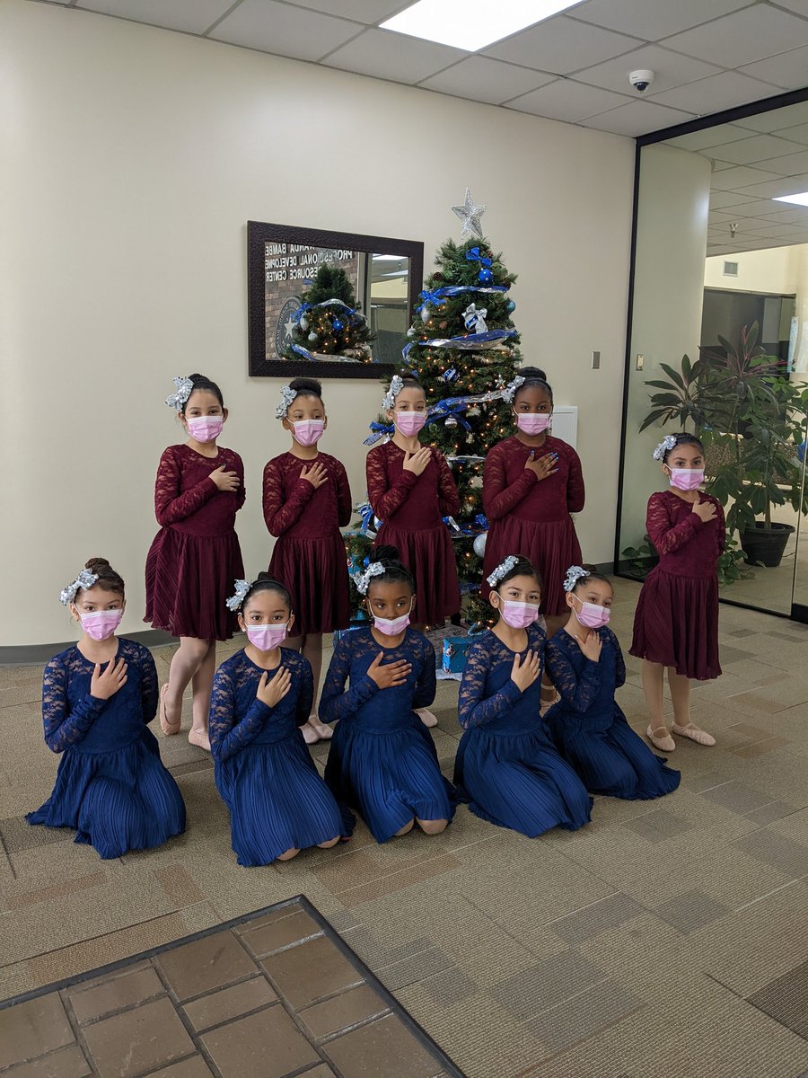 KLopezprofessi1's tweet photo. It's the most wonderful time of the year!!! Holiday Performance from our talented students at the BAM building. I love seeing the enjoy in our students faces! @aldinefinearts @Anderson_AISD @aldinemagnet https://t.co/v9W13AKzfH