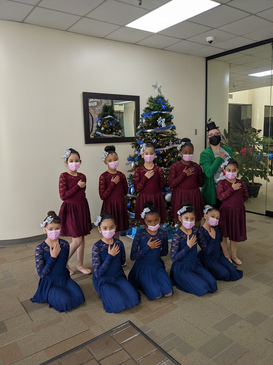 KLopezprofessi1's tweet photo. It's the most wonderful time of the year!!! Holiday Performance from our talented students at the BAM building. I love seeing the enjoy in our students faces! @aldinefinearts @Anderson_AISD @aldinemagnet https://t.co/v9W13AKzfH
