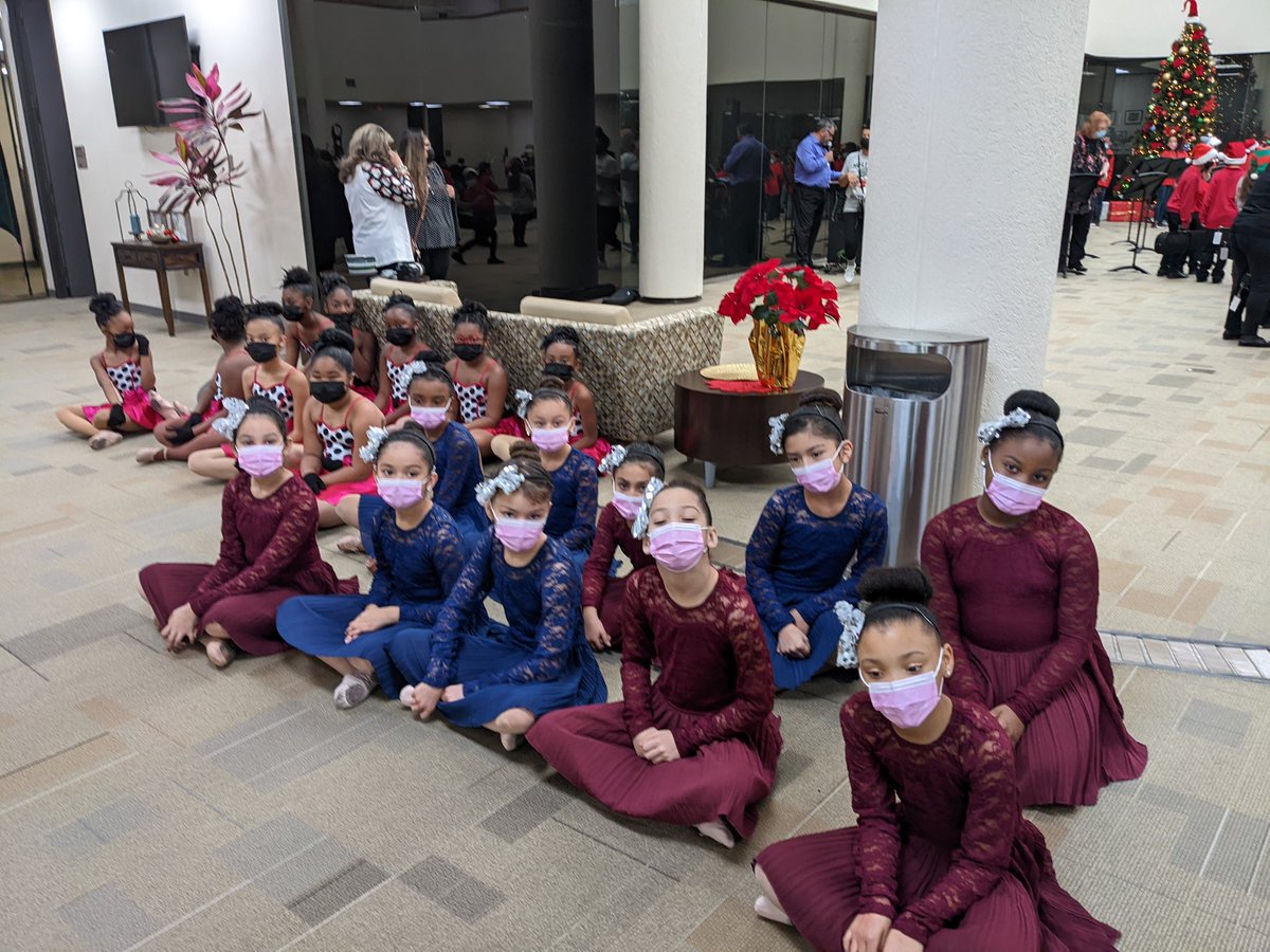 It's the most wonderful time of the year!!! Holiday Performance from our talented students at the BAM building. I love seeing the enjoy in our students faces! <a href="/aldinefinearts/">Aldine ISD Performing Arts</a> <a href="/Anderson_AISD/">Anderson Academy</a> <a href="/aldinemagnet/">Aldine Magnet</a>