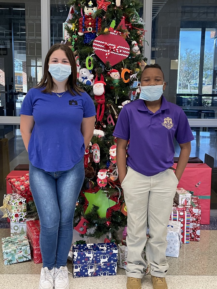 EldridgePeri's tweet photo. 2021-22 ECW Students of the Year 8th-Makenzie Duhe and  5th-Terreke Grover. Congrats and well-deserved! #sjbpps #ECW https://t.co/dJnfhy9VIb