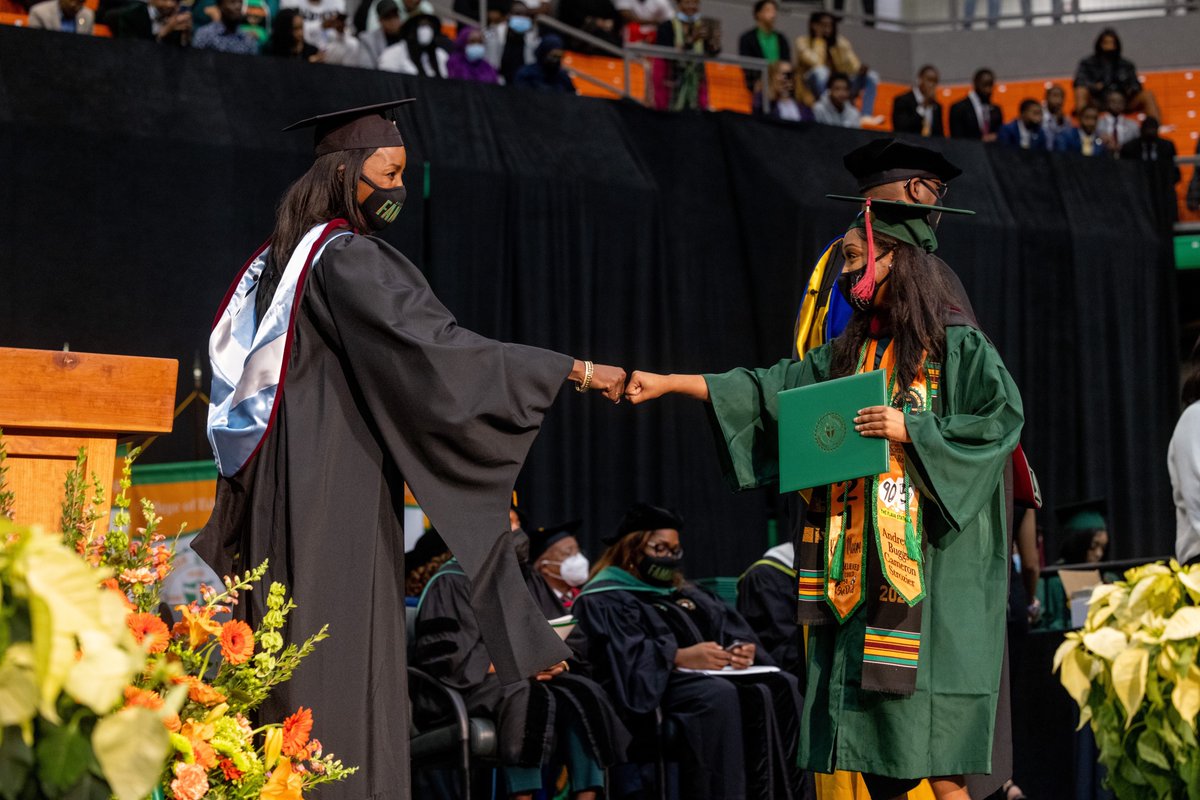 FAMUSJGC82's tweet photo. SJGC Grads were all smiles last week walking across the stage at the commencement ceremony!Way to strike Rattlers! We are so proud of each & every one of you! Comment your favorite highlight from graduation last week! 🐍
#FAMUGrad21 #FAMUGrads21 #GradSZN https://t.co/J3c7WzoerG